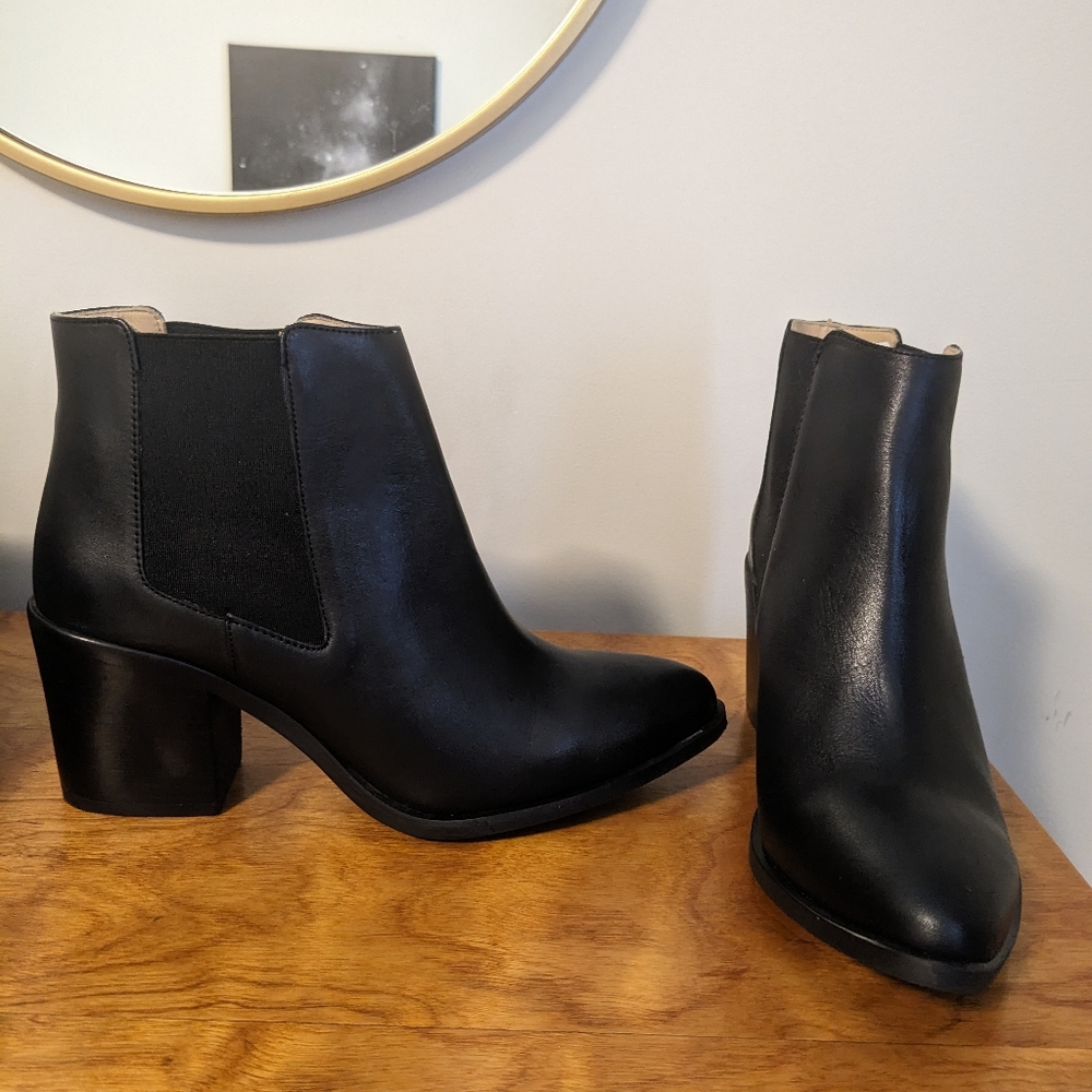 NEW Nisolo Heeled Chelsea Boot - Black - size 10